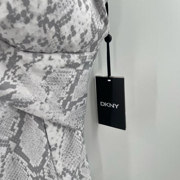 DKNY Swimsuit Size 8 One Piece NWT Gray White Scoop Back Twist Front Swim Beach - Picture 14 of 16